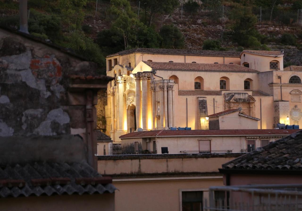 Dimoraruci - Ospitalita Siciliana Villa Modica Bagian luar foto